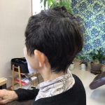 繰り返しキュビズムカットしてると、くせ毛が落ち着いて来た～